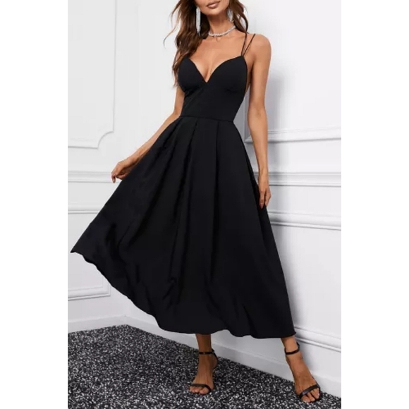 Beautiful And Classy CHARLETTA Black V-Neck Maxi Dress With Crisscross Back - Picture 6 of 6